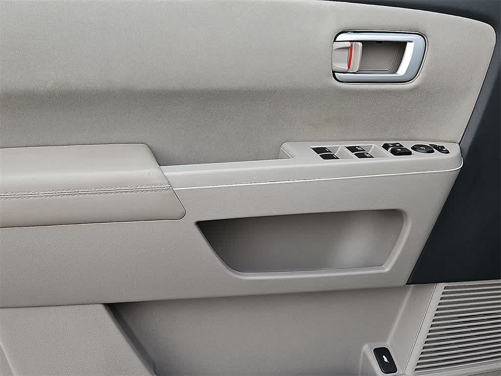 Thumbnail: 2013 Honda Pilot - 11