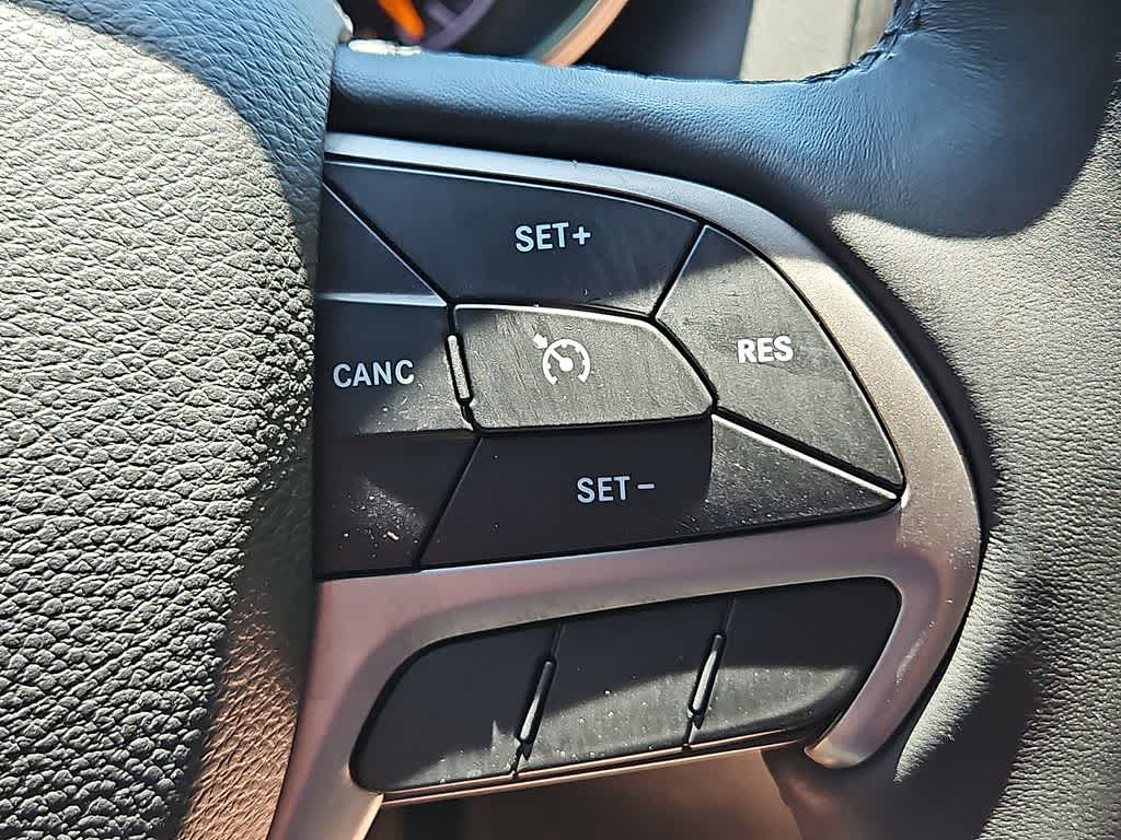 Thumbnail: 2019 Jeep Grand Cherokee - 19
