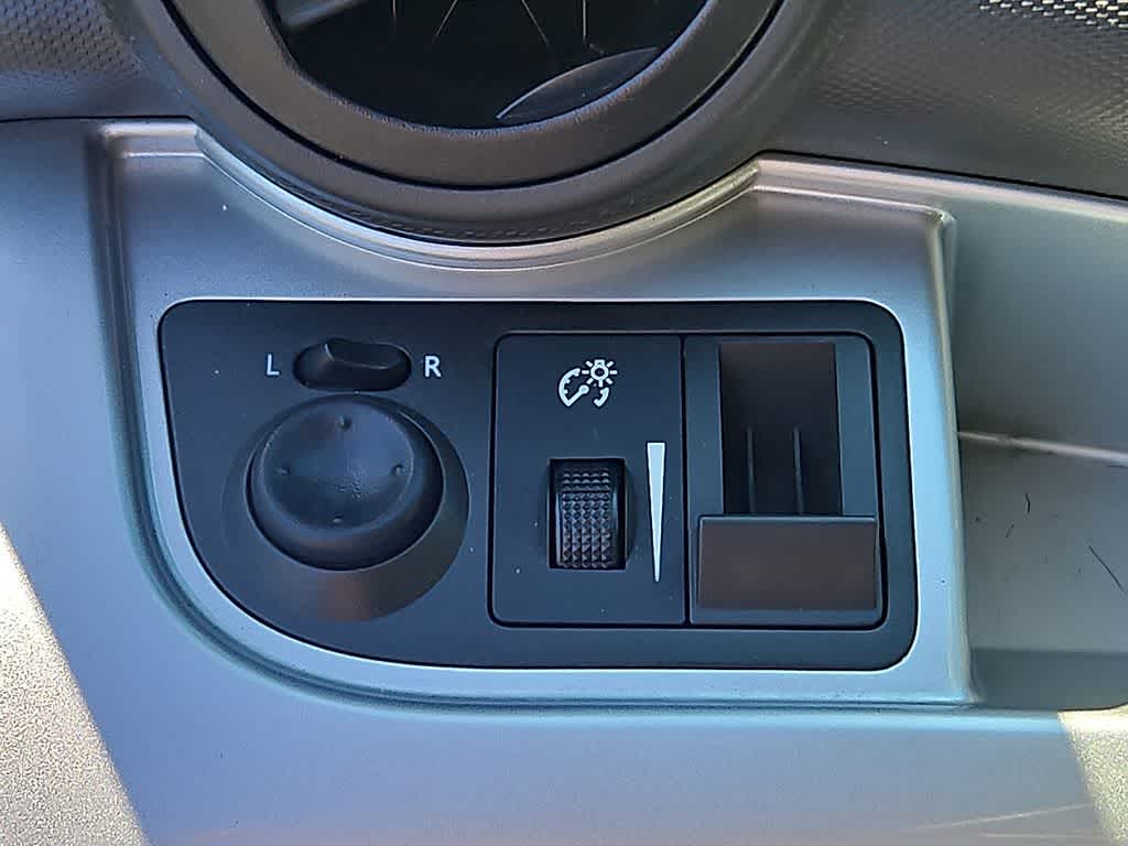 Thumbnail: 2013 Chevrolet Spark - 21