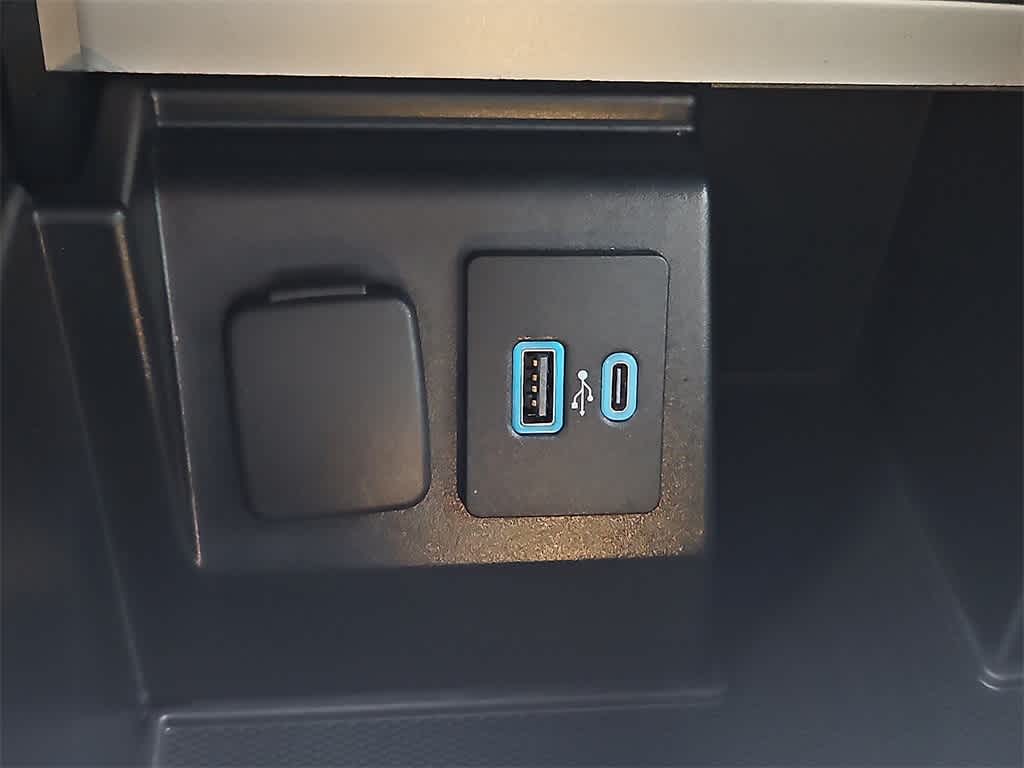 Thumbnail: 2020 Ford Explorer - 24