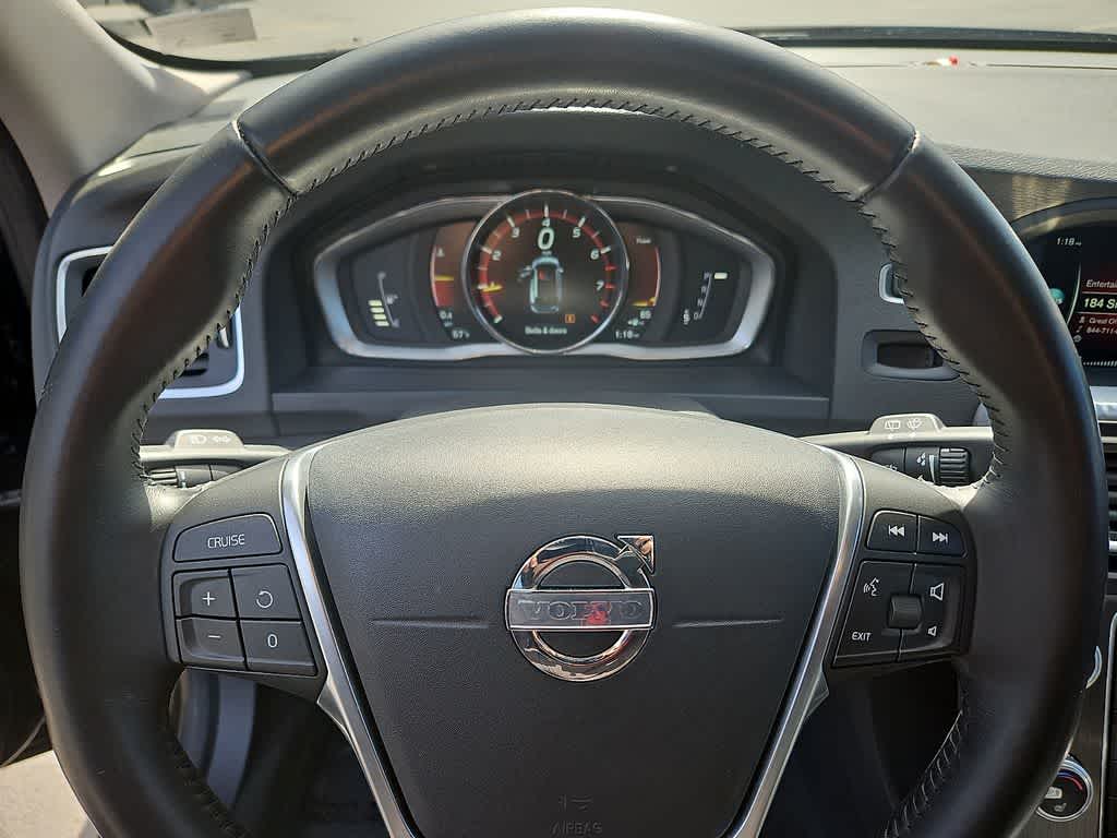 Thumbnail: 2015 Volvo V60 - 18