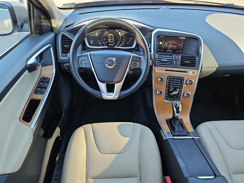 Thumbnail: 2017 Volvo XC60 - 10