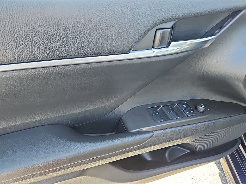 Thumbnail: 2022 Toyota Camry - 7