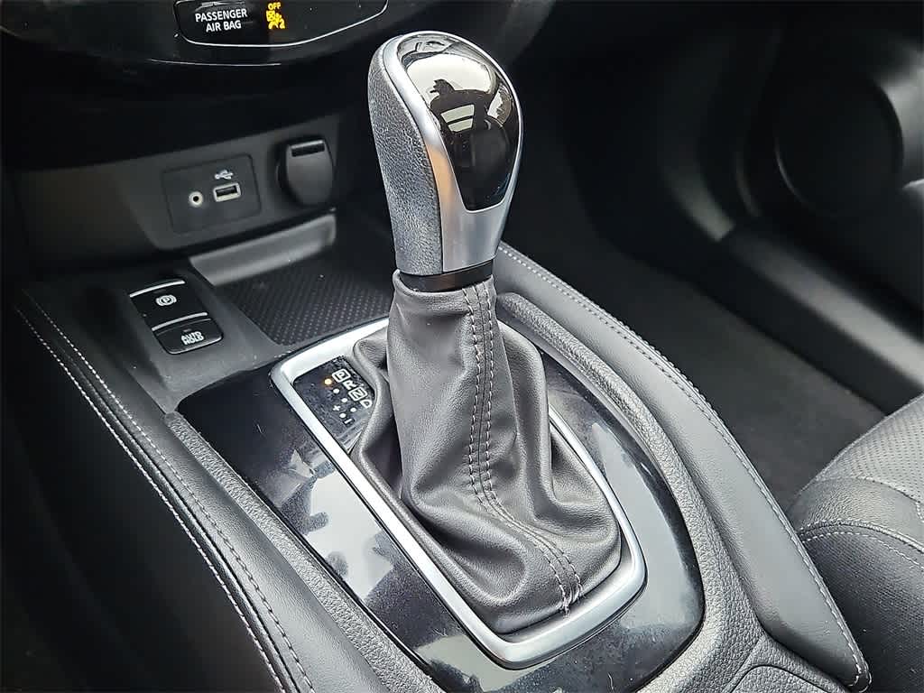 Thumbnail: 2020 Nissan Rogue - 15