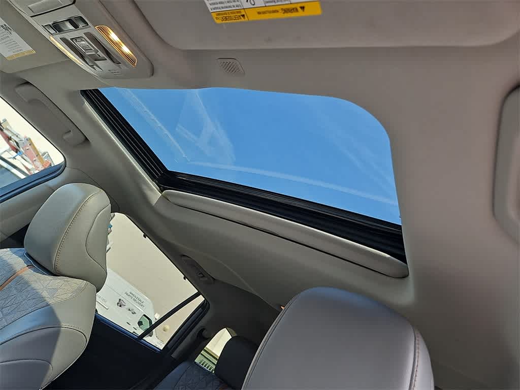 Thumbnail: 2022 Toyota Highlander - 14