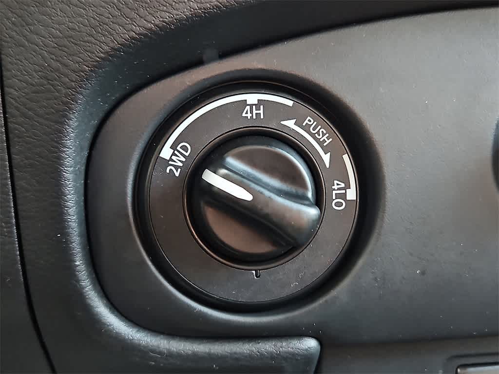 Thumbnail: 2023 Nissan Frontier - 25