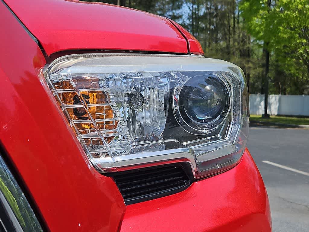 Thumbnail: 2018 Toyota Tacoma - 9