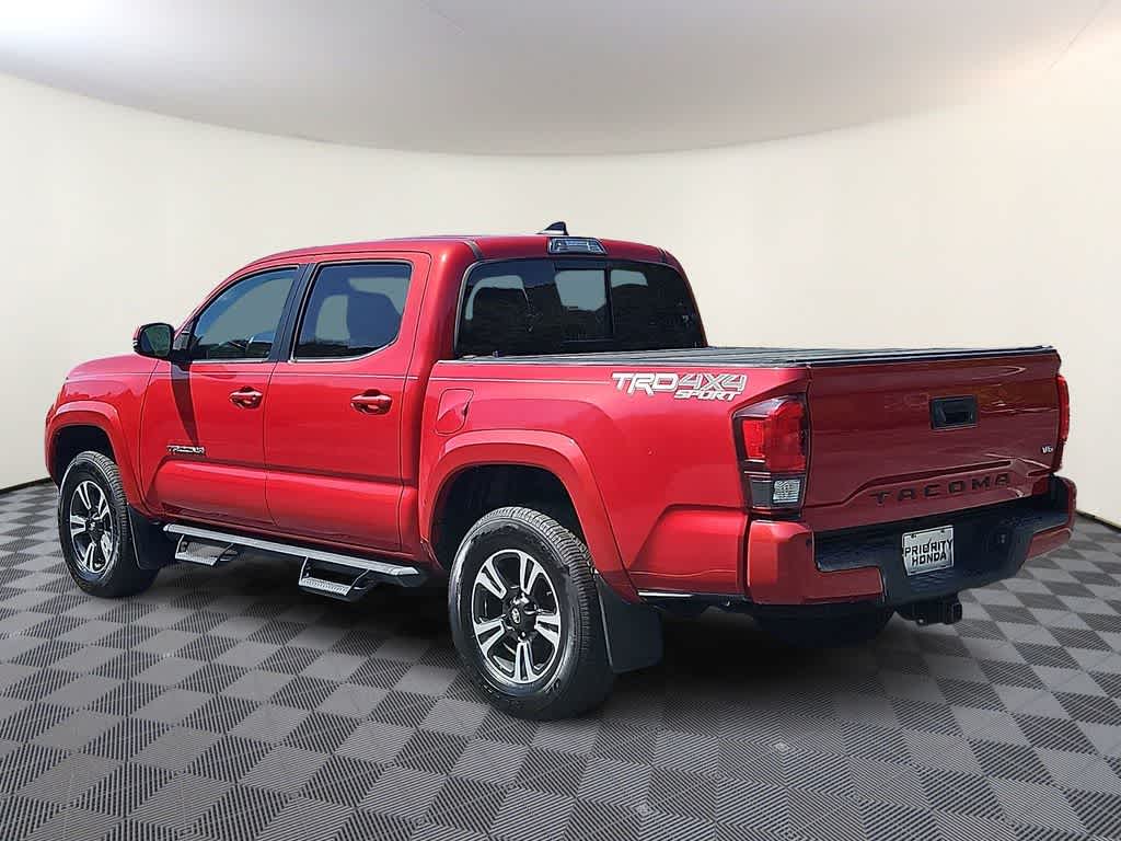 Thumbnail: 2018 Toyota Tacoma - 6