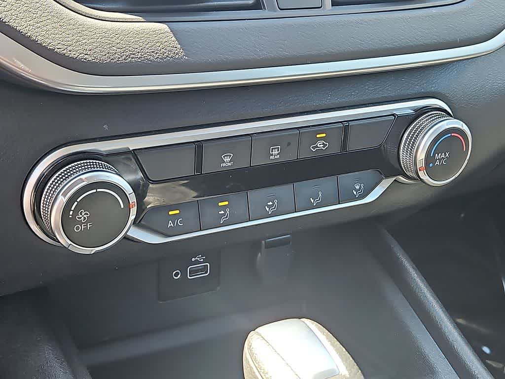 Thumbnail: 2022 Nissan Altima - 15