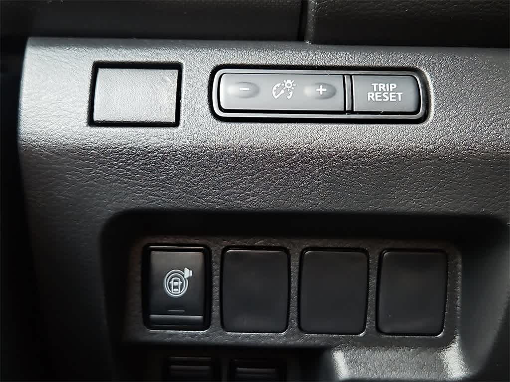 Thumbnail: 2023 Nissan Frontier - 23