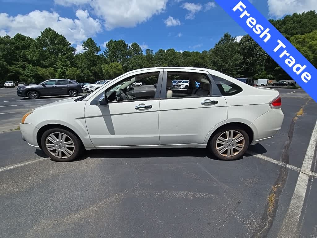 Thumbnail: 2010 Ford Focus - 3