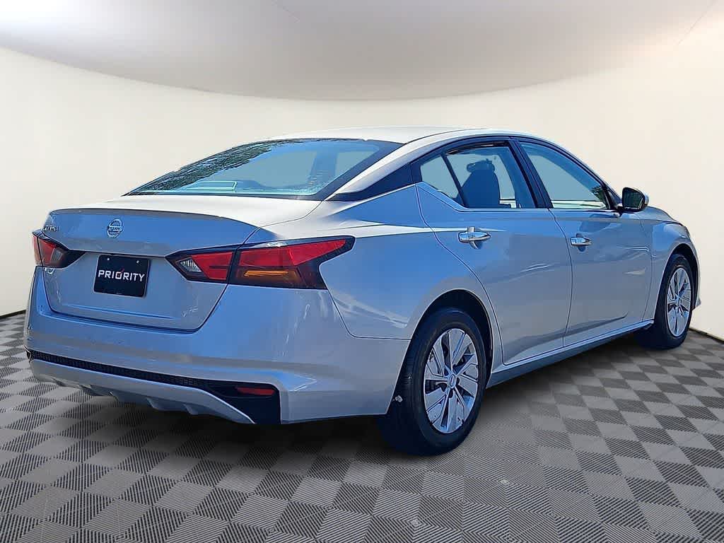 Thumbnail: 2022 Nissan Altima - 4