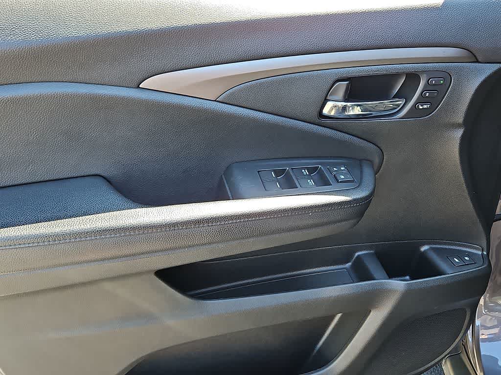 Thumbnail: 2020 Honda Pilot - 14