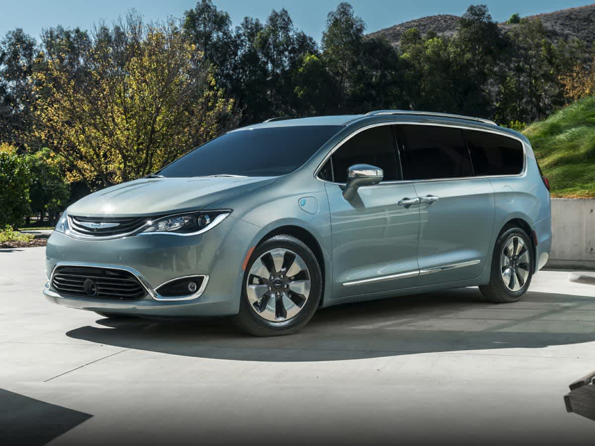 2018 Chrysler Pacifica Hybrid Limited Hero Image
