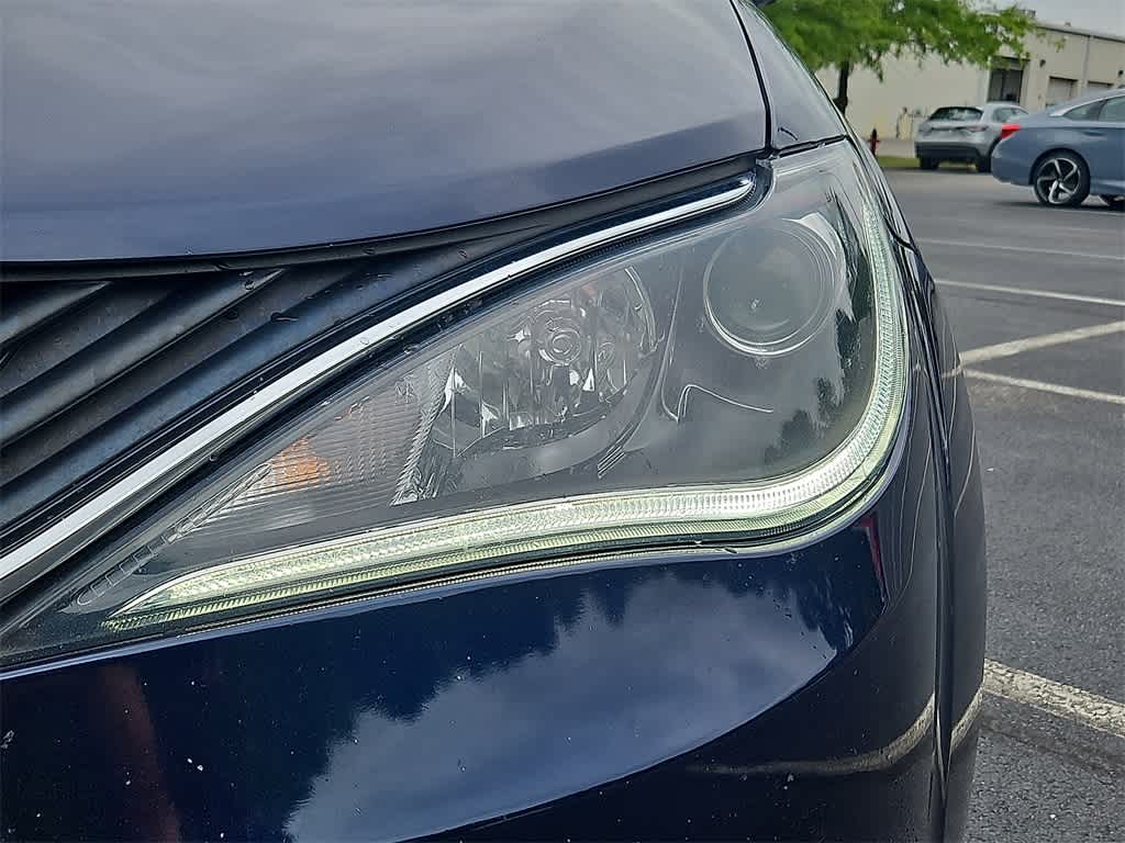 Thumbnail: 2018 Chrysler Pacifica - 9