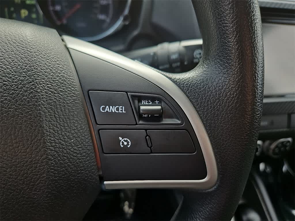 Thumbnail: 2022 Mitsubishi Outlander Sport - 15