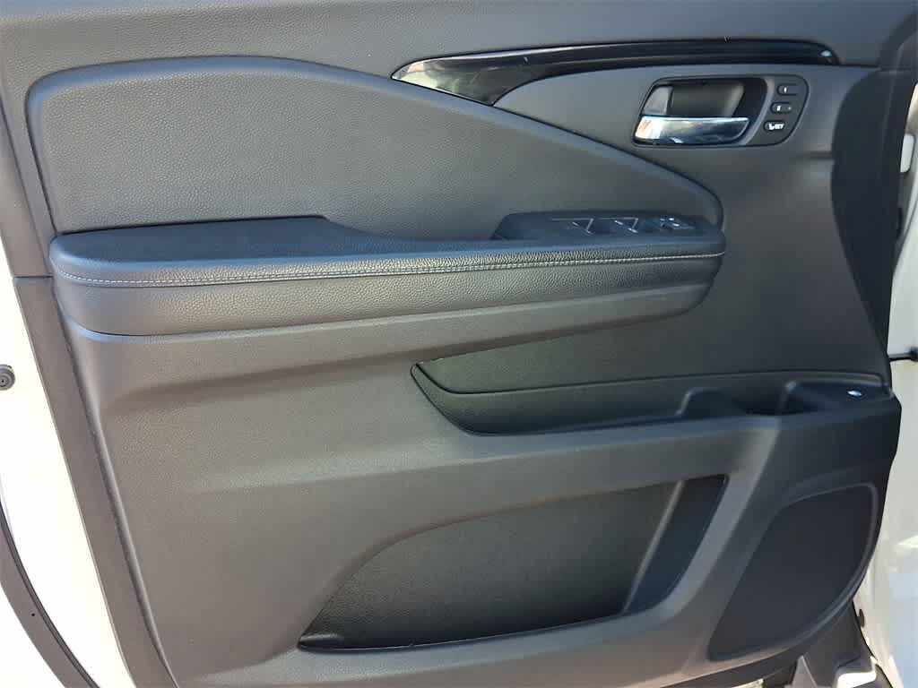 Thumbnail: 2019 Honda Ridgeline - 12