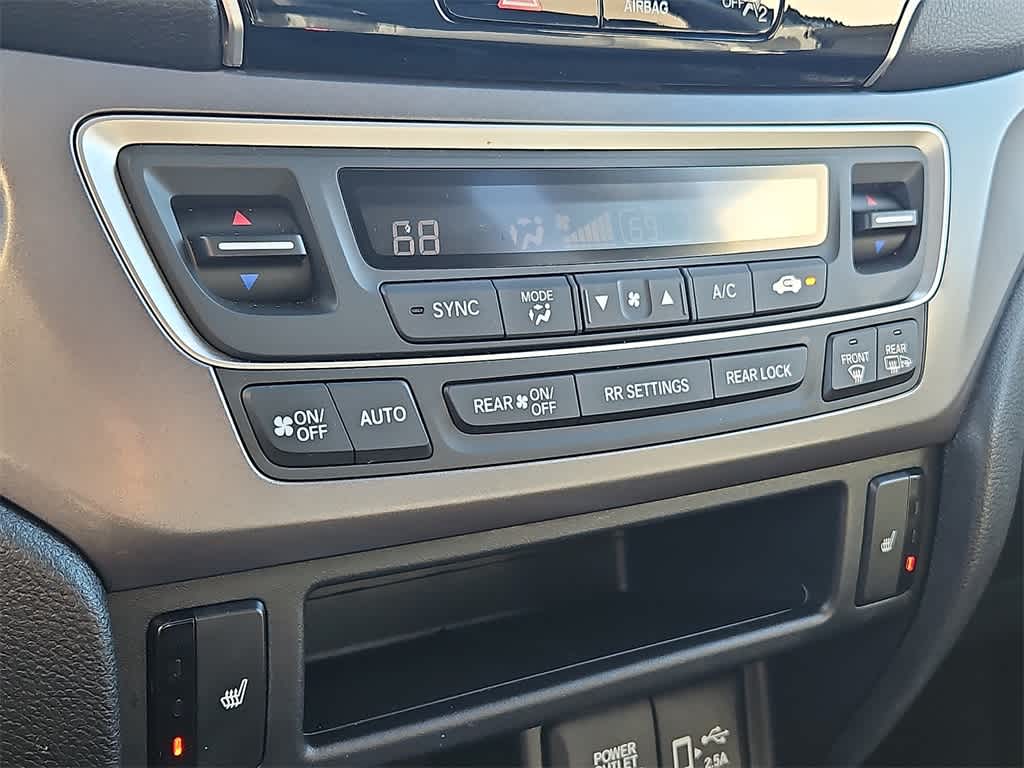 Thumbnail: 2020 Honda Pilot - 15