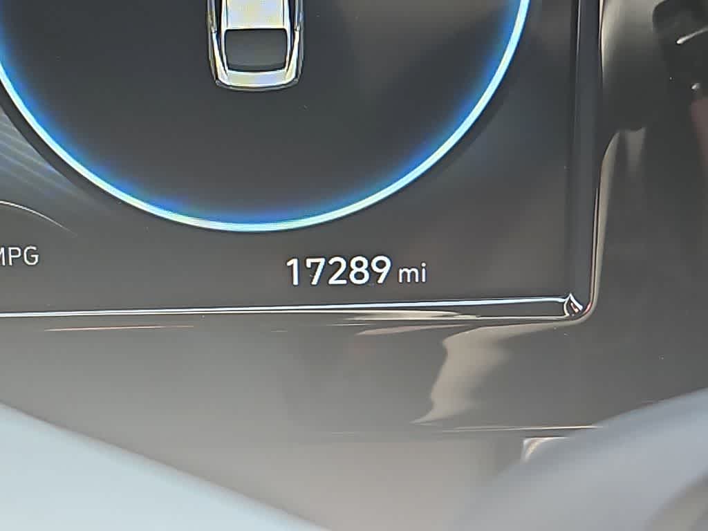 Thumbnail: 2022 Hyundai Elantra - 22