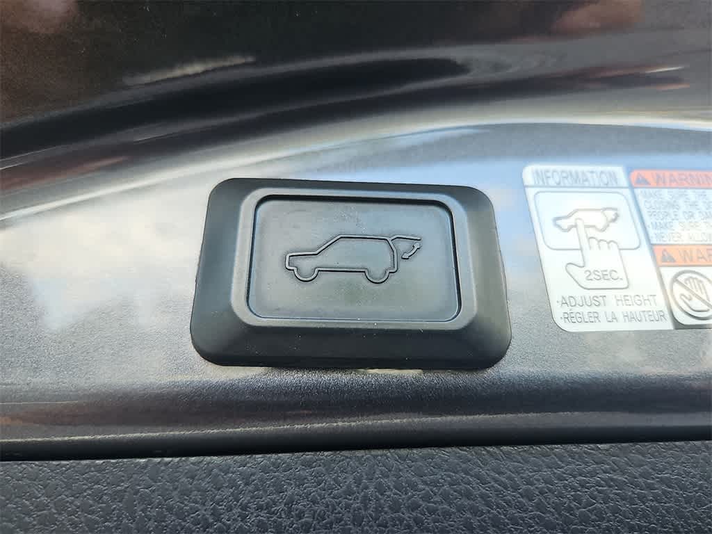 Thumbnail: 2015 Toyota RAV4 - 30