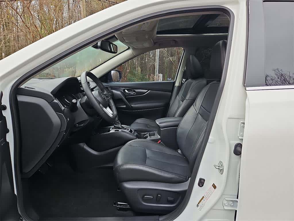 Thumbnail: 2020 Nissan Rogue - 13