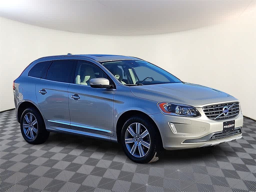 Thumbnail: 2017 Volvo XC60 - 3