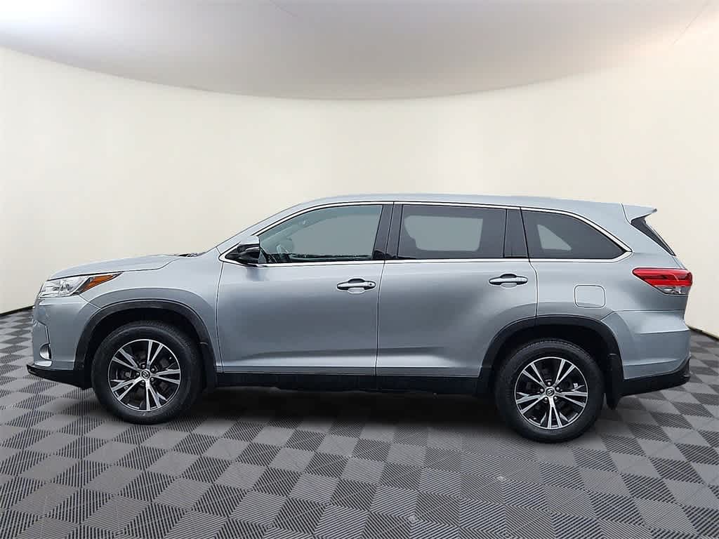 Thumbnail: 2019 Toyota Highlander - 7