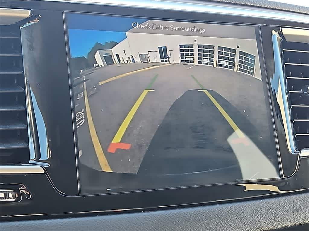 Thumbnail: 2019 Chrysler Pacifica - 17