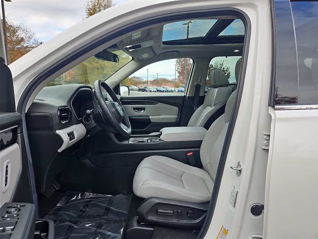 Thumbnail: 2025 Honda Pilot - 13