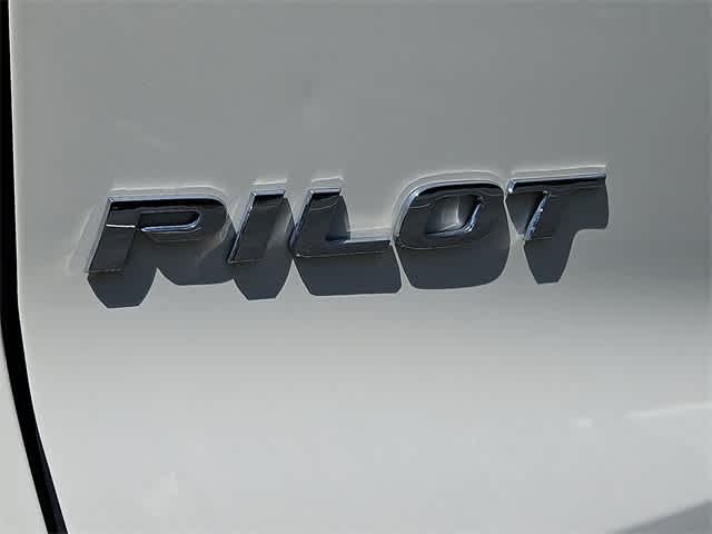 Thumbnail: 2017 Honda Pilot - 32