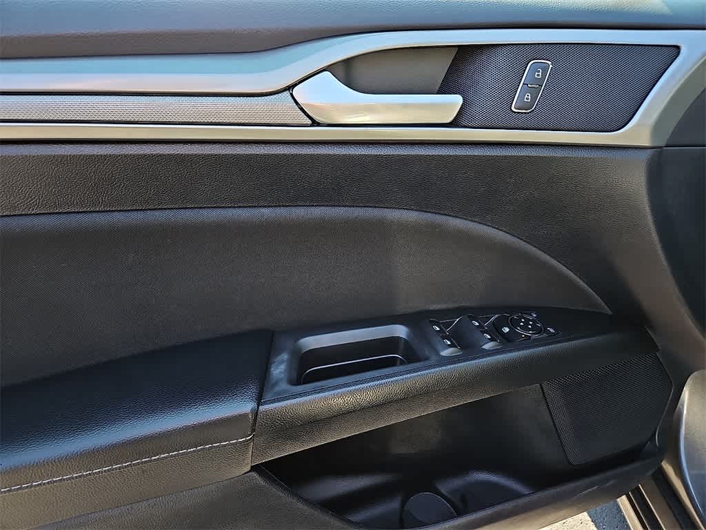 Thumbnail: 2018 Ford Fusion - 9