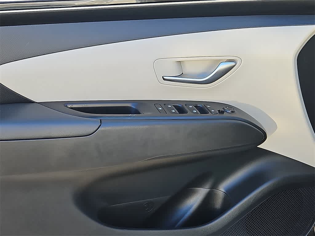 Thumbnail: 2022 Hyundai Tucson - 12