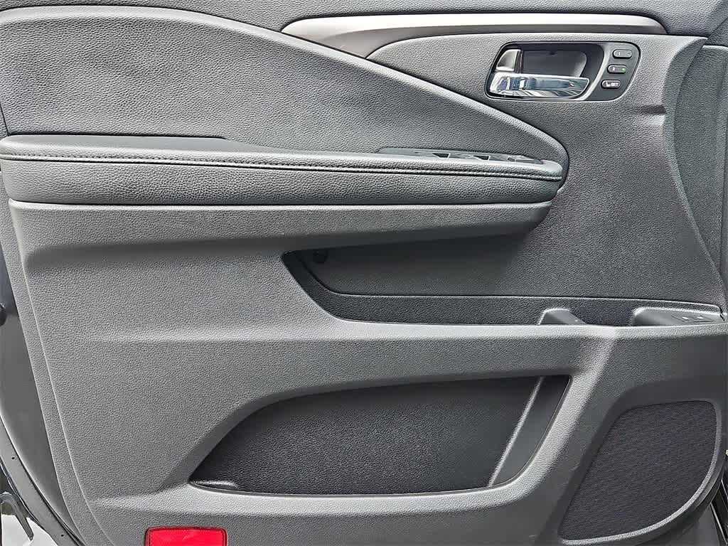 Thumbnail: 2022 Honda Pilot - 14