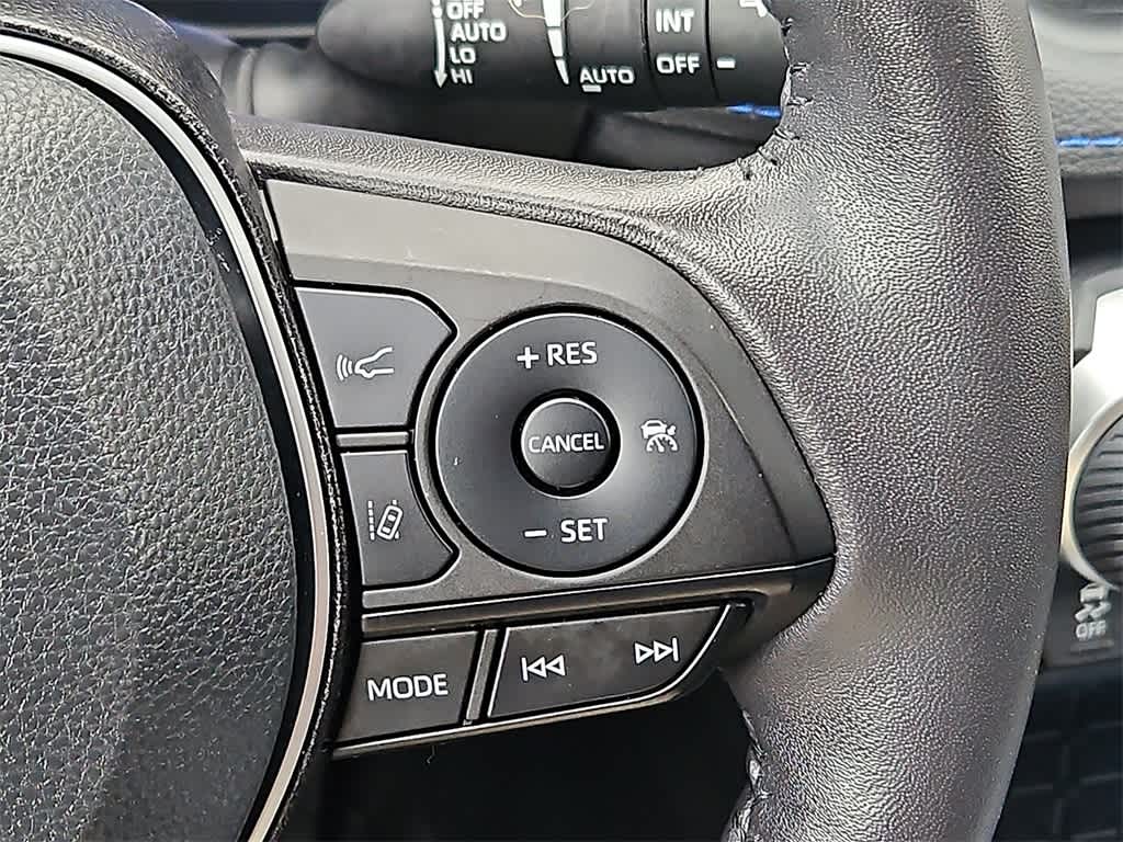 Thumbnail: 2022 Toyota RAV4 - 22