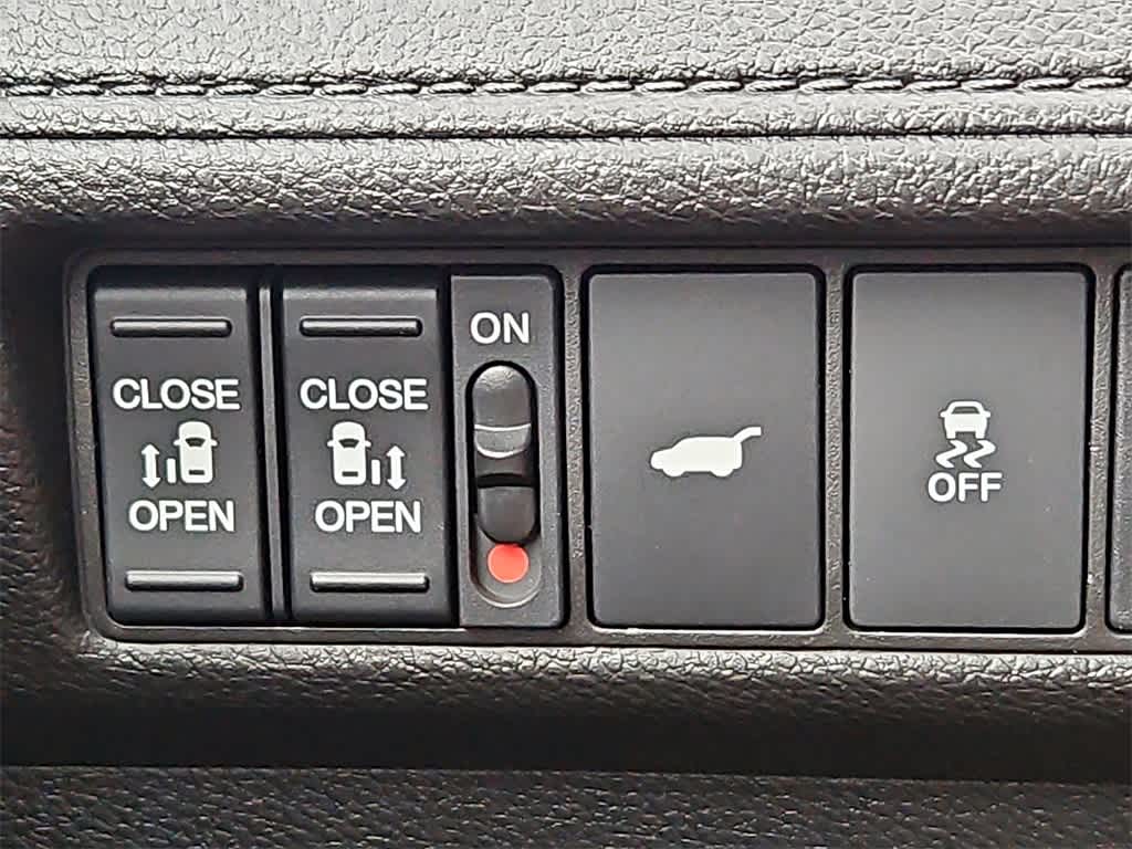 Thumbnail: 2026 Honda Odyssey - 16