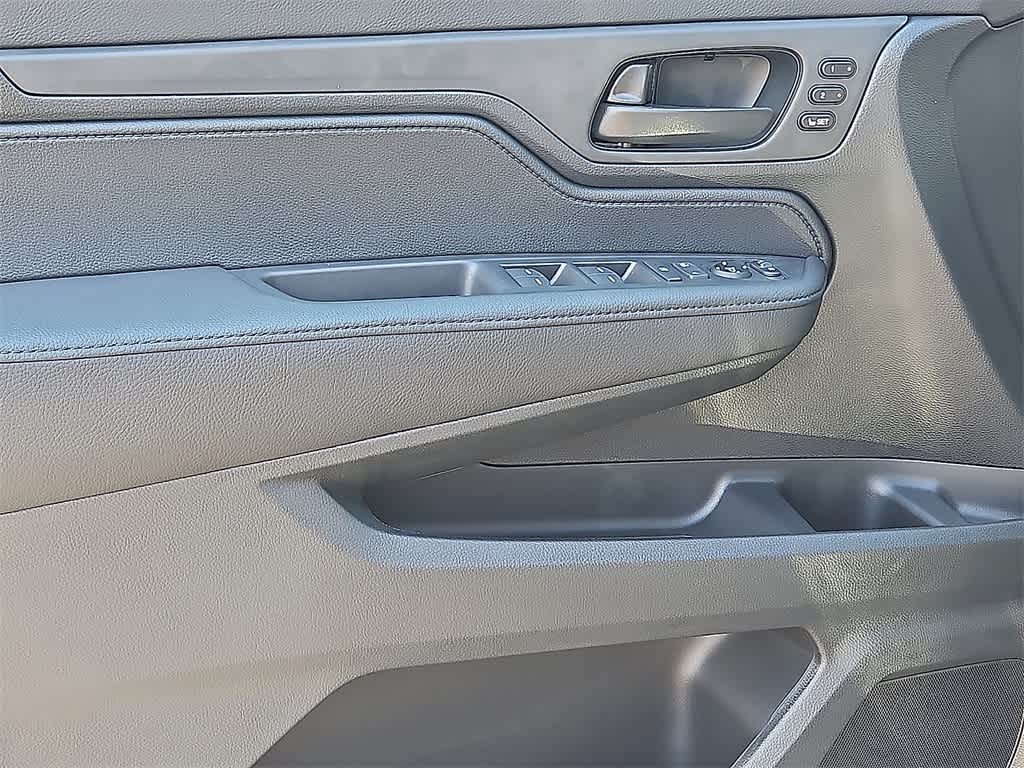Thumbnail: 2026 Honda Odyssey - 9