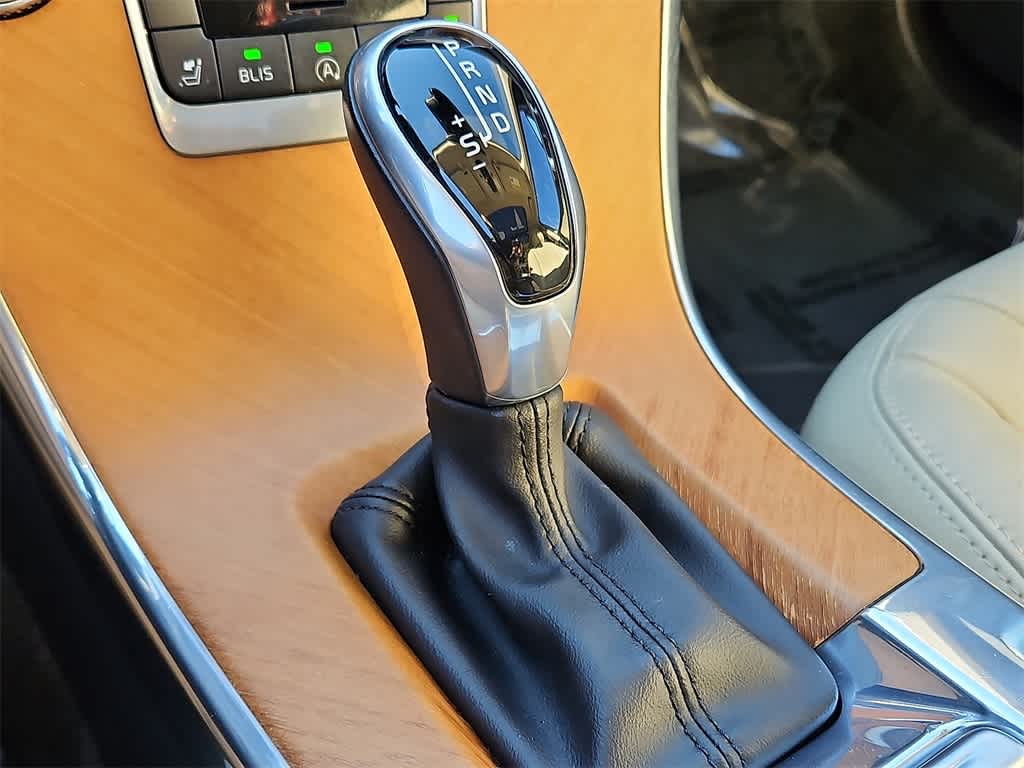 Thumbnail: 2017 Volvo XC60 - 13