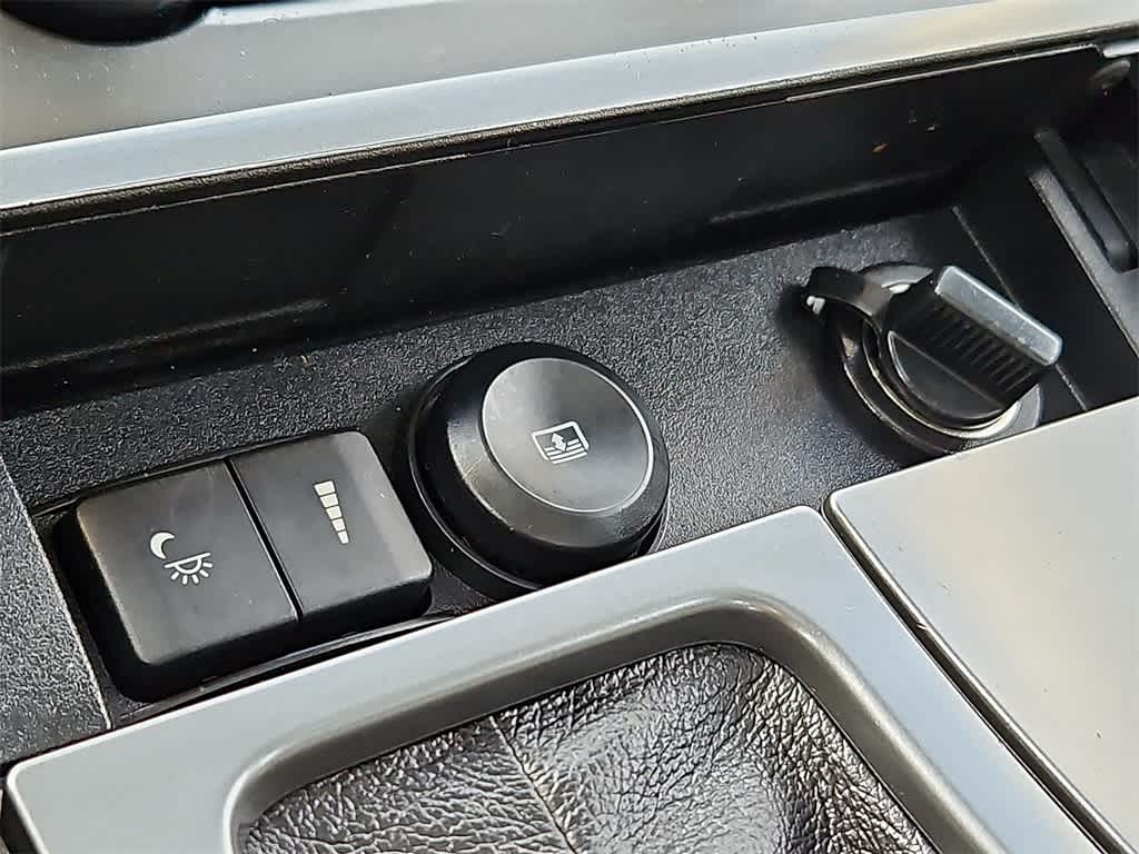 Thumbnail: 2011 Ford Taurus - 21