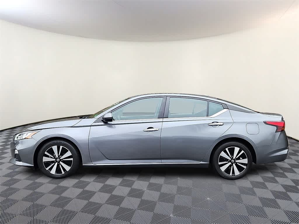 Thumbnail: 2022 Nissan Altima - 7