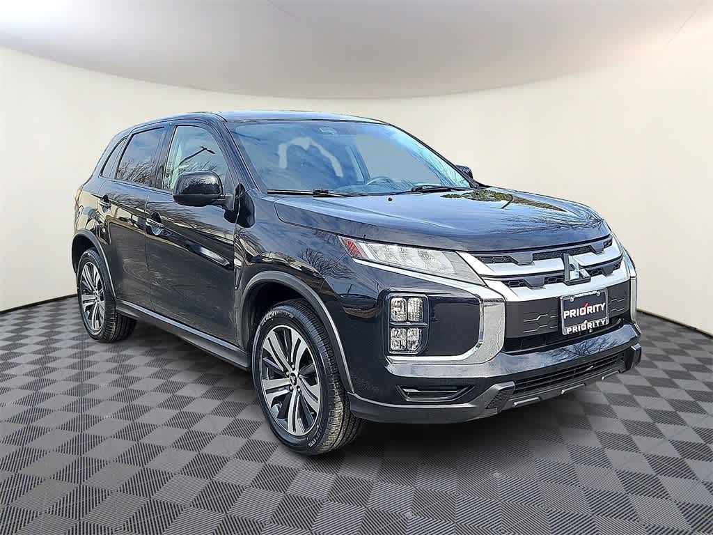 Thumbnail: 2022 Mitsubishi Outlander Sport - 3