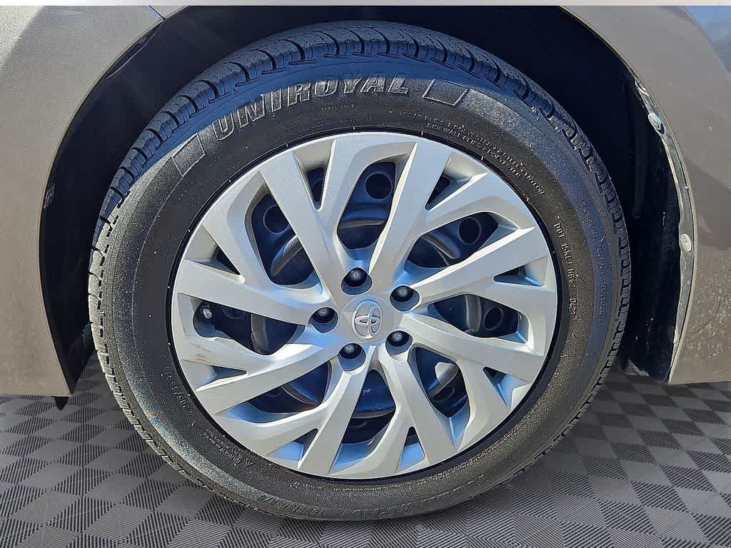 Thumbnail: 2017 Toyota Corolla - 7