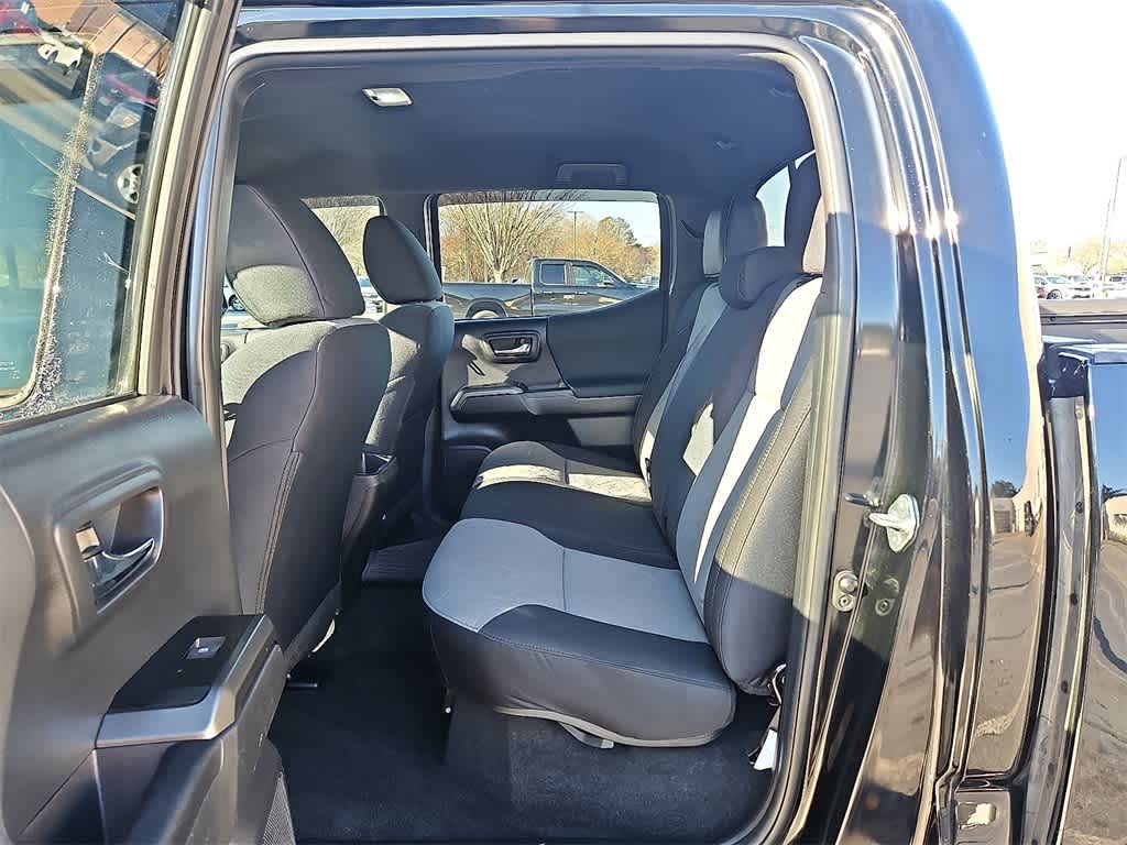 Thumbnail: 2022 Toyota Tacoma - 9