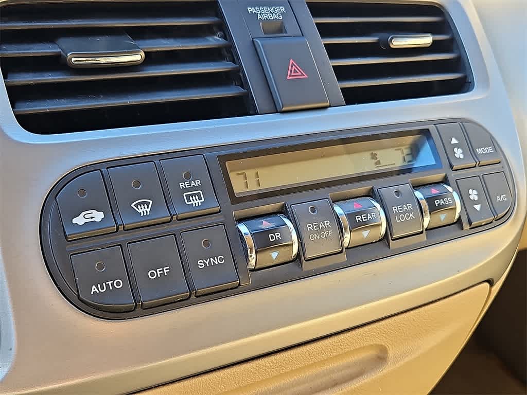 Thumbnail: 2010 Honda Odyssey - 11