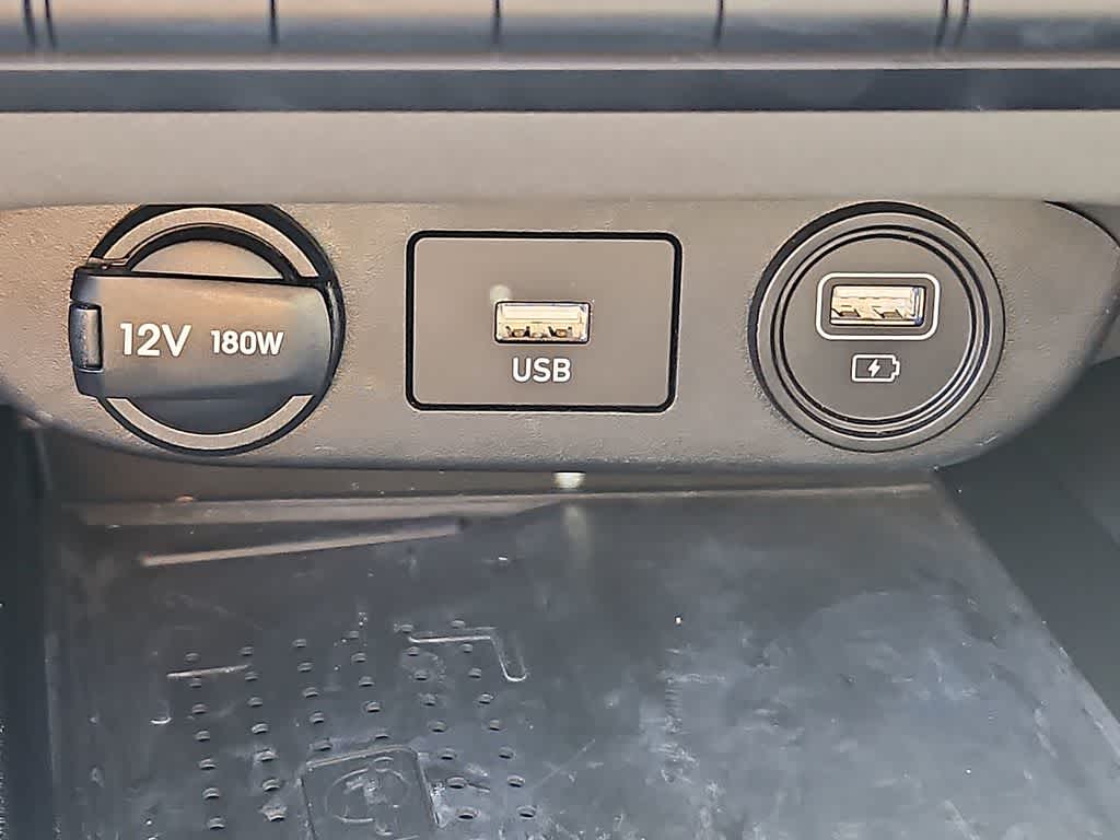 Thumbnail: 2022 Hyundai Elantra - 24