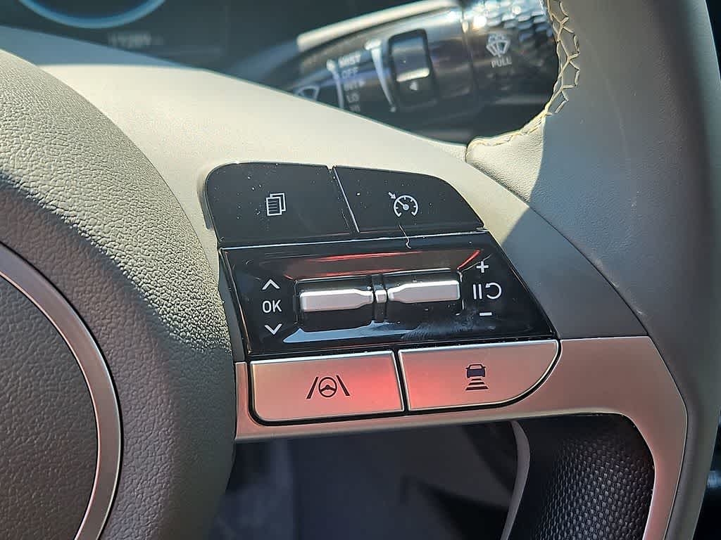 Thumbnail: 2022 Hyundai Elantra - 21