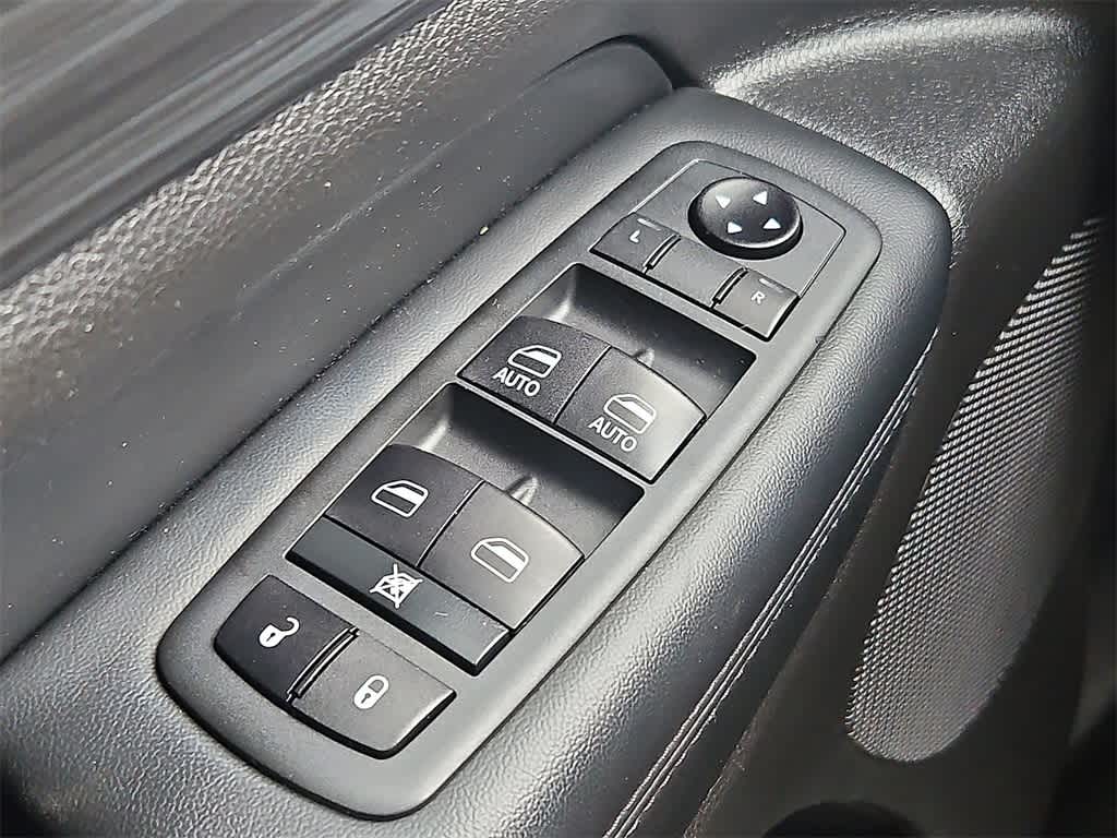 Thumbnail: 2020 Jeep Grand Cherokee - 25