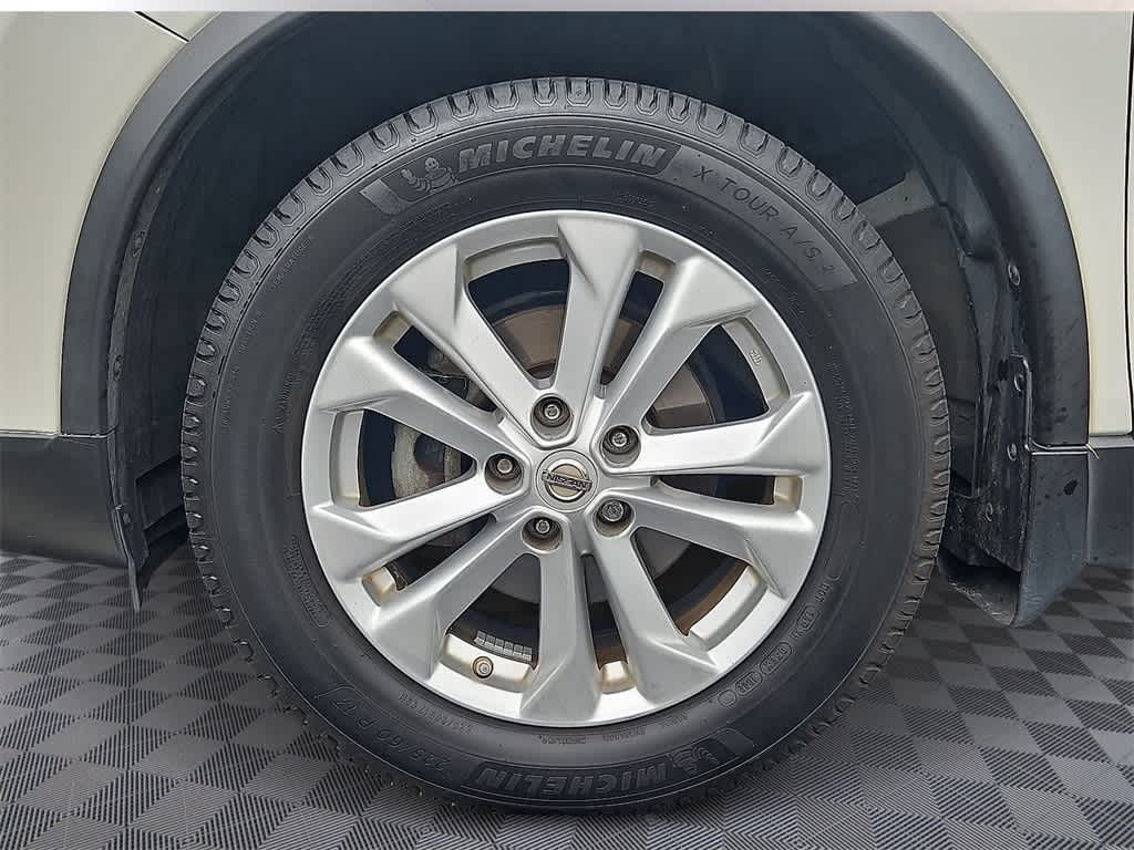 Thumbnail: 2016 Nissan Rogue - 8