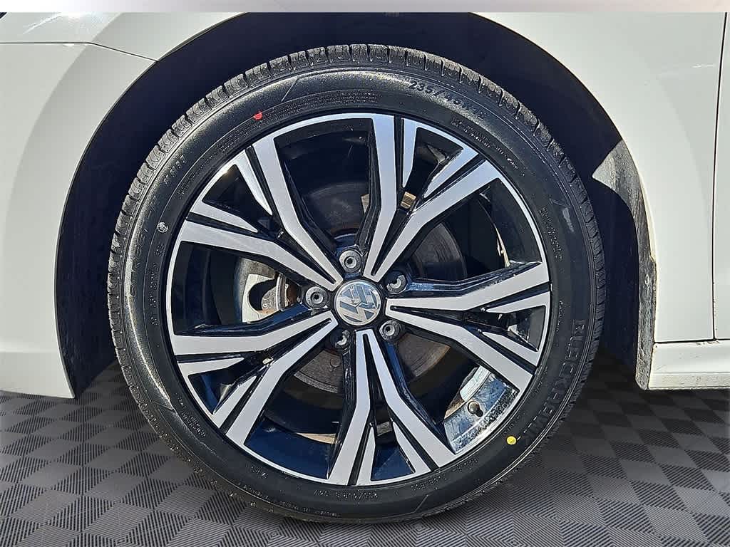 Thumbnail: 2022 Volkswagen Passat - 8