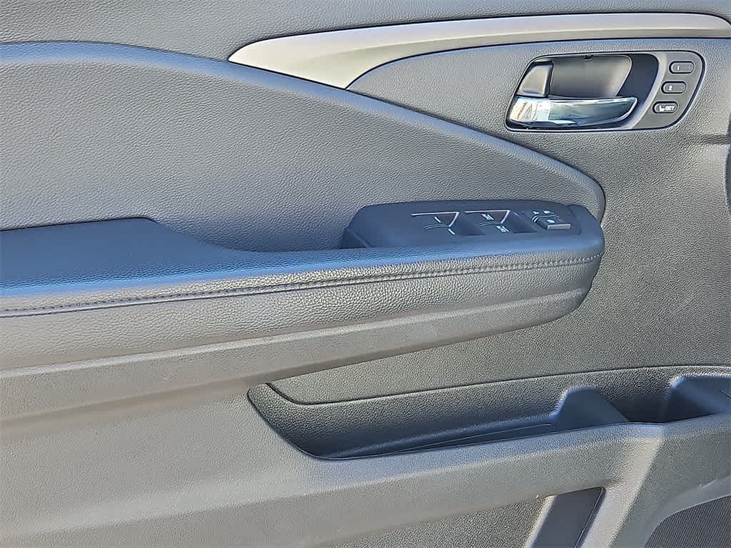 Thumbnail: 2020 Honda Pilot - 11