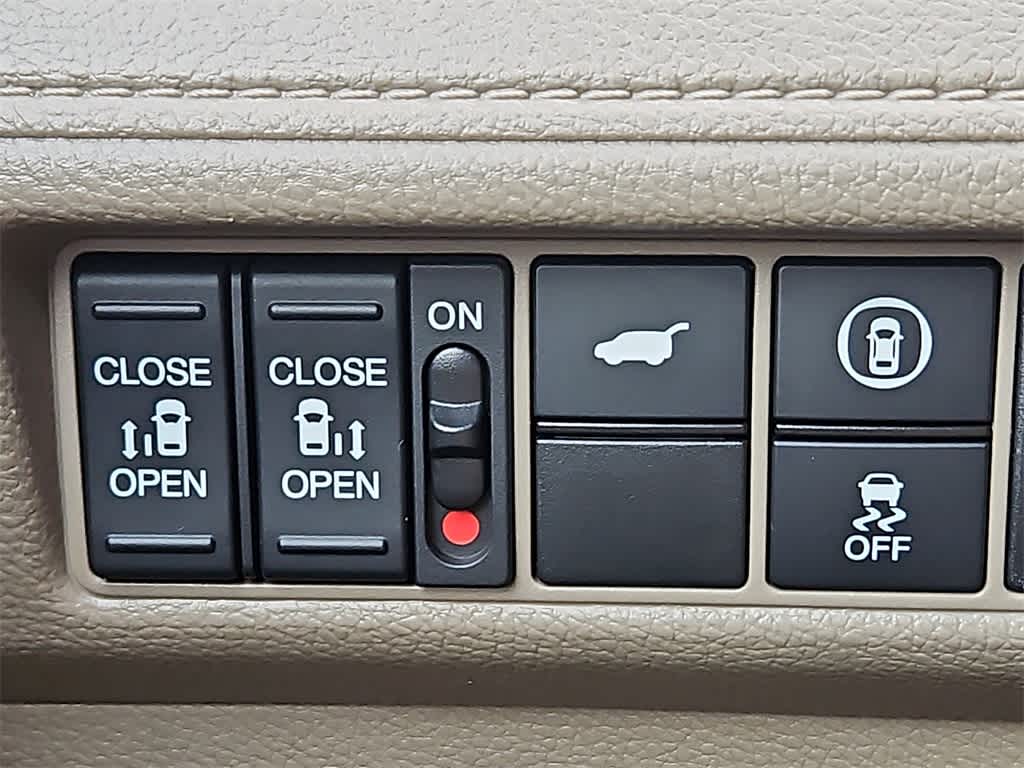 Thumbnail: 2023 Honda Odyssey - 22